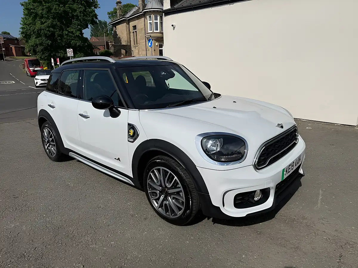 Used 2019 MINI Countryman Sport White - Interior and Exterior details 9
