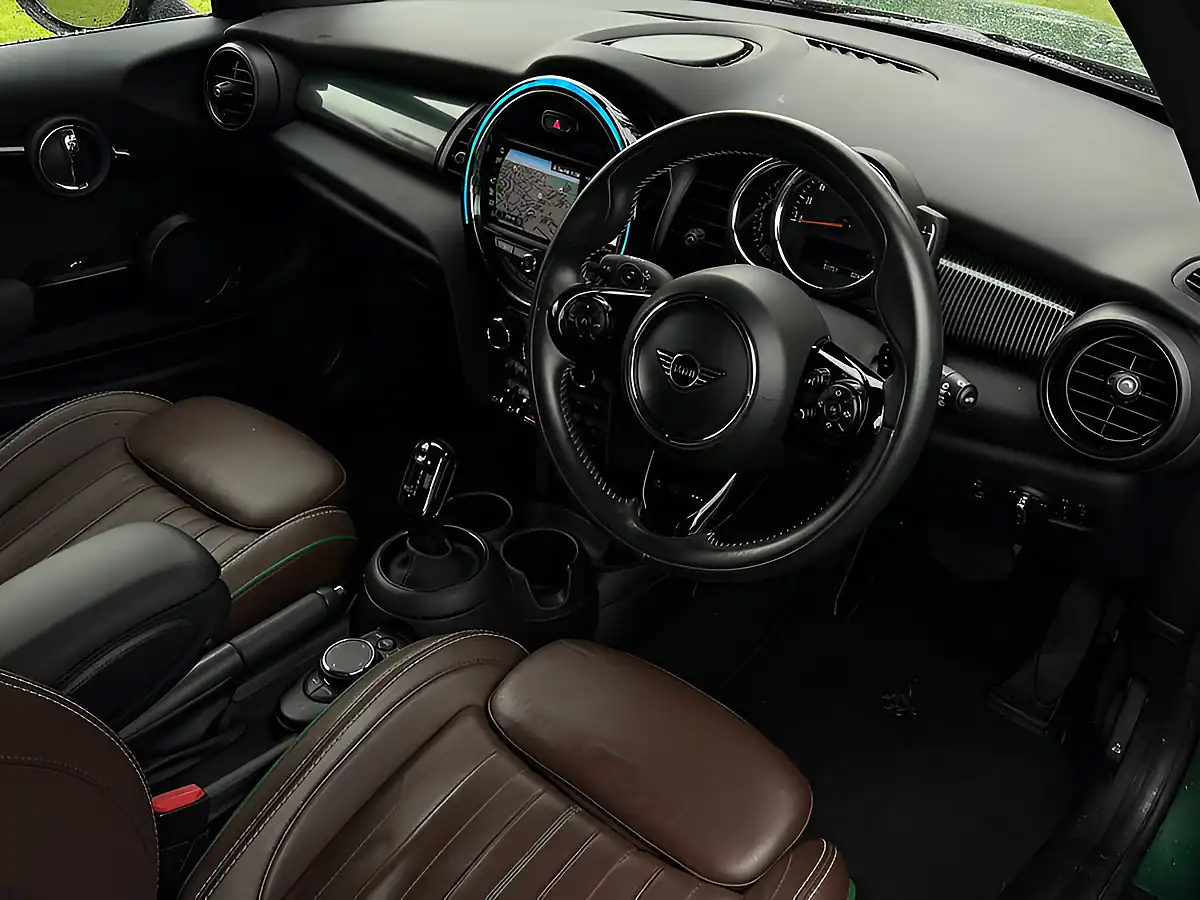 Used 2019 MINI Hatch 60 Years Edition Green - Interior and Exterior details 11
