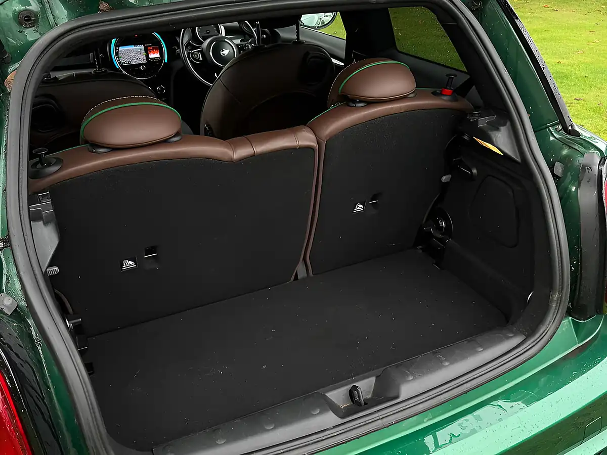 Used 2019 MINI Hatch 60 Years Edition Green - Interior and Exterior details 13