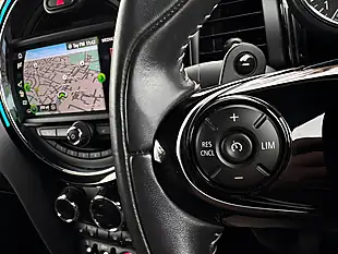 Used 2019 MINI Hatch 60 Years Edition Green - Interior and Exterior details 18