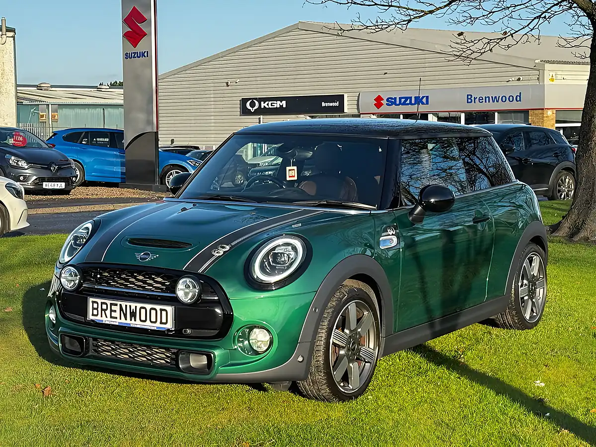 Used 2019 MINI Hatch 60 Years Edition Green - Interior and Exterior details 2