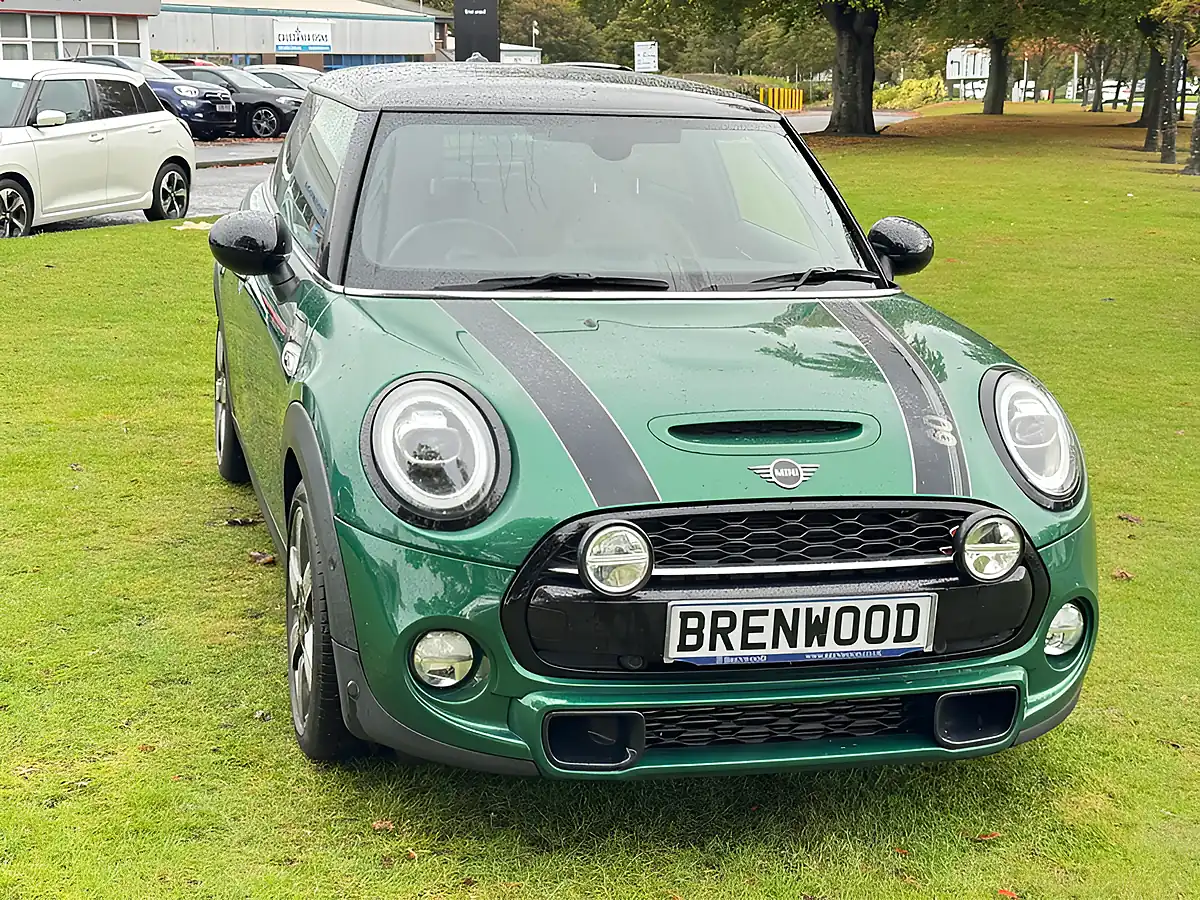 Used 2019 MINI Hatch 60 Years Edition Green - Interior and Exterior details 3