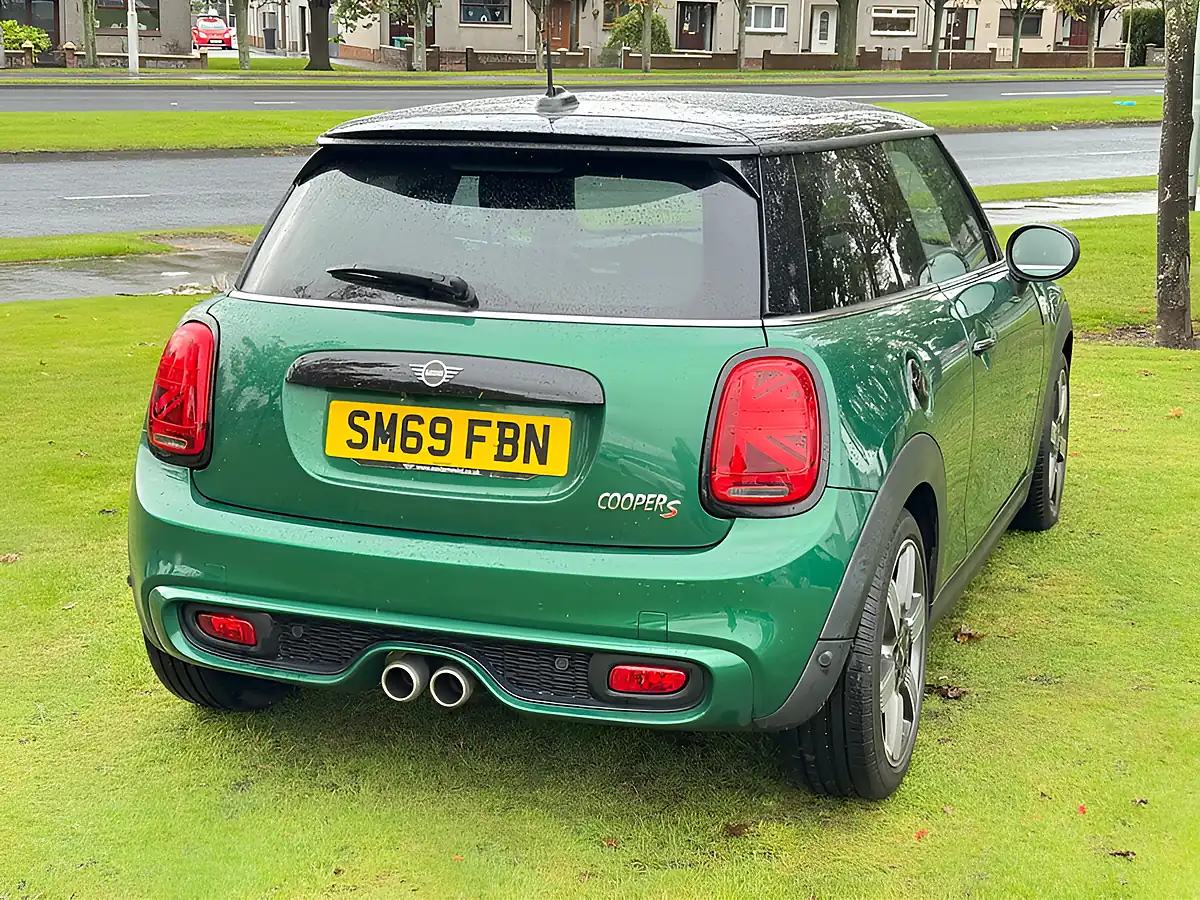 Used 2019 MINI Hatch 60 Years Edition Green - Interior and Exterior details 6