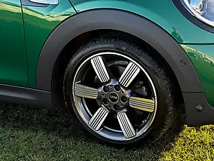Used 2019 MINI Hatch 60 Years Edition Green - Interior and Exterior details 8