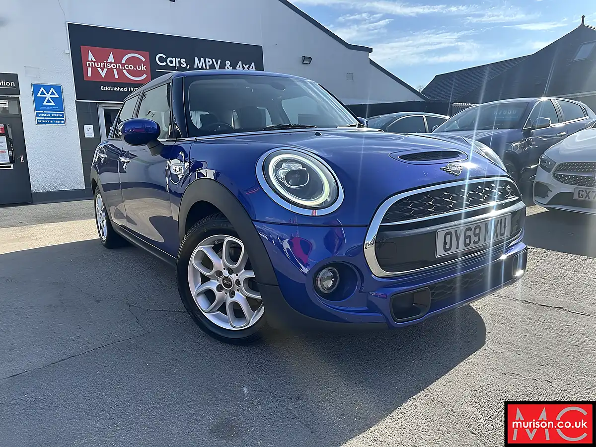 Used 2019 MINI Hatch Classic Starlight Blue - Front View