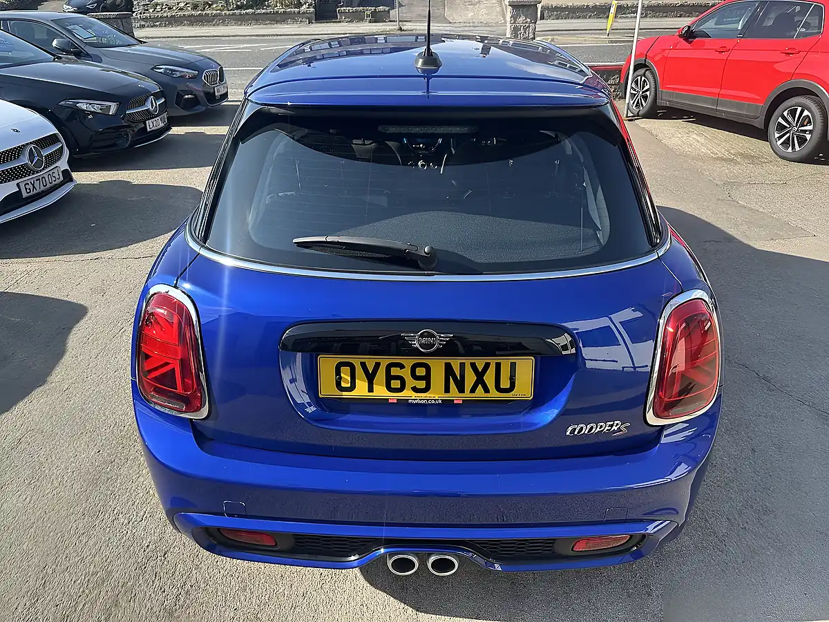 Used 2019 MINI Hatch Classic Starlight Blue - Interior and Exterior details 14
