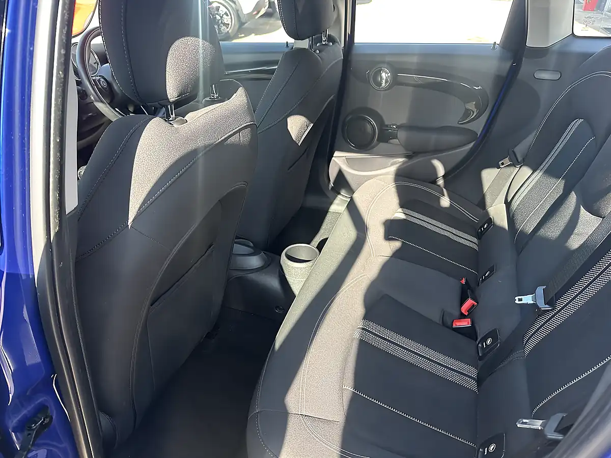 Used 2019 MINI Hatch Classic Starlight Blue - Interior and Exterior details 16