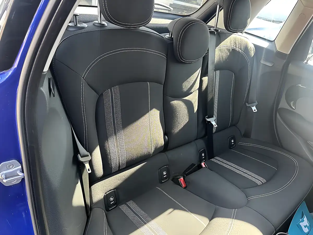 Used 2019 MINI Hatch Classic Starlight Blue - Interior and Exterior details 17
