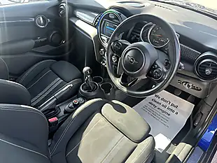 Used 2019 MINI Hatch Classic Starlight Blue - Interior and Exterior details 19