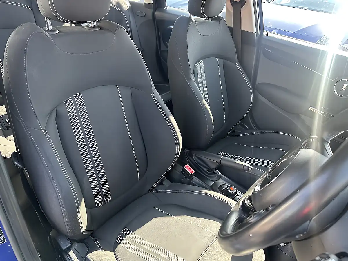 Used 2019 MINI Hatch Classic Starlight Blue - Interior and Exterior details 20