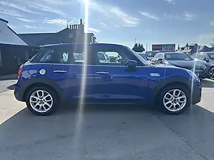 Used 2019 MINI Hatch Classic Starlight Blue - Interior and Exterior details 3