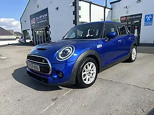 Used 2019 MINI Hatch Classic Starlight Blue - Interior and Exterior details 5