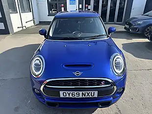 Used 2019 MINI Hatch Classic Starlight Blue - Interior and Exterior details 9