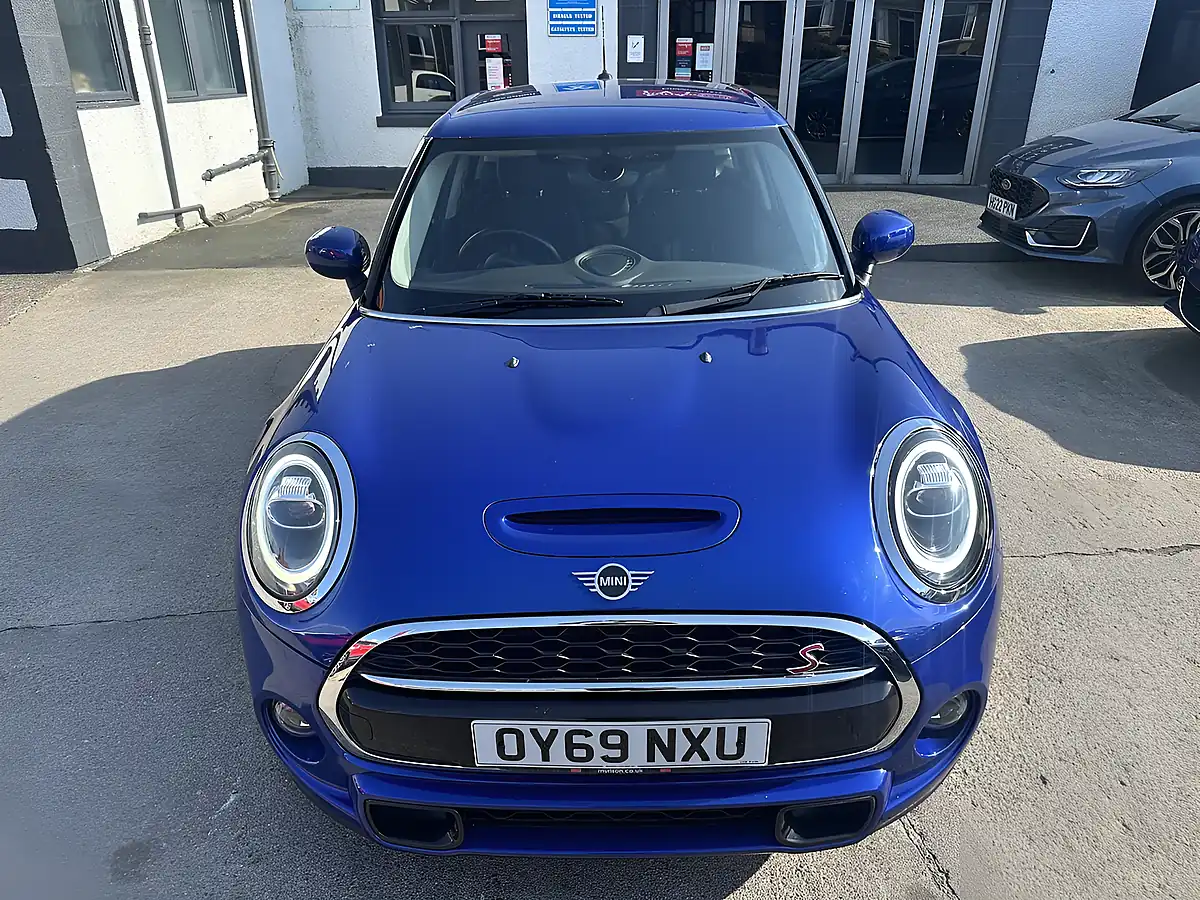 Used 2019 MINI Hatch Classic Starlight Blue - Interior and Exterior details 9