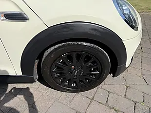 Used 2019 MINI Hatch Classic White - Interior and Exterior details 13