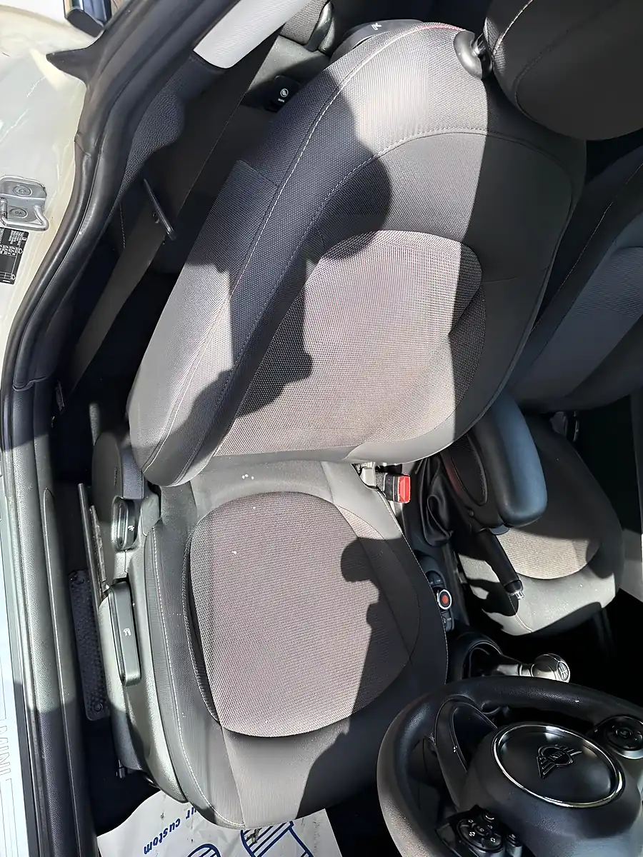 Used 2019 MINI Hatch Classic White - Interior and Exterior details 17