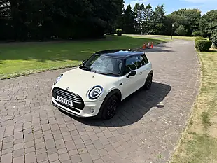 Used 2019 MINI Hatch Classic White - Interior and Exterior details 9
