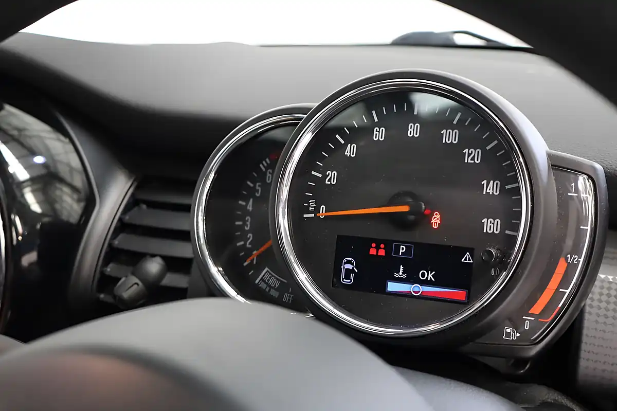 Used 2019 MINI Hatch Cooper Classic Black - Interior and Exterior details 12