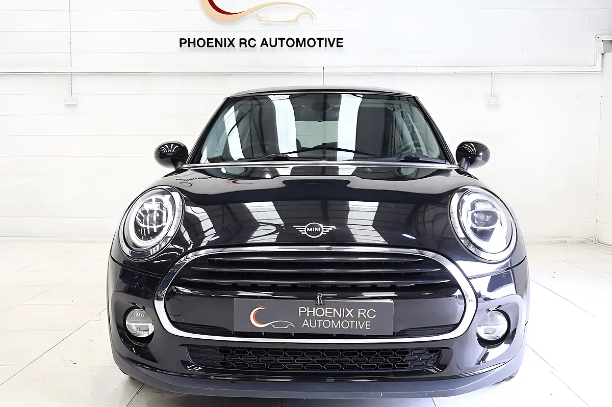 Used 2019 MINI Hatch Cooper Classic Black - Interior and Exterior details 2
