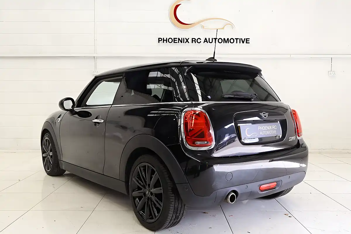 Used 2019 MINI Hatch Cooper Classic Black - Interior and Exterior details 3