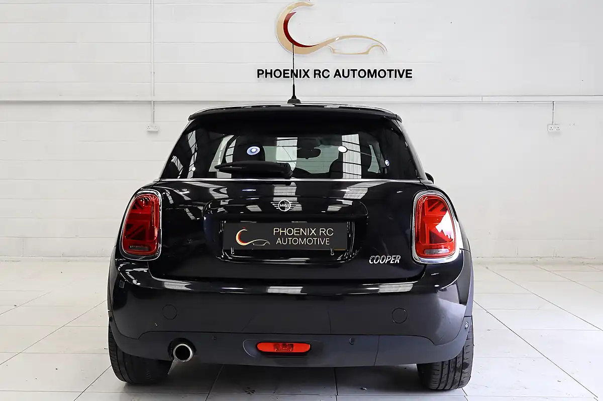 Used 2019 MINI Hatch Cooper Classic Black - Interior and Exterior details 4