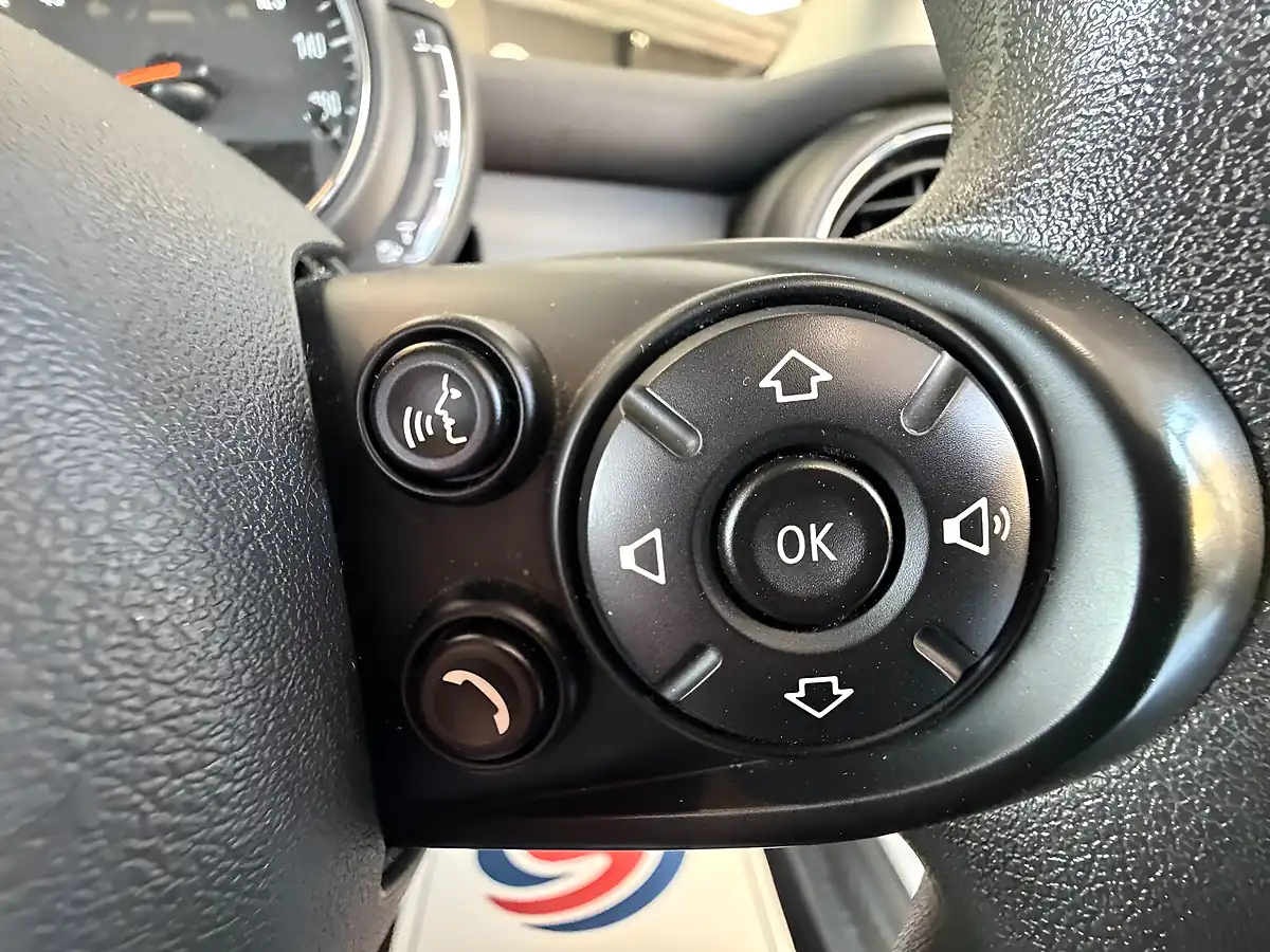Used 2019 MINI Hatch Cooper Classic Black - Interior and Exterior details 13