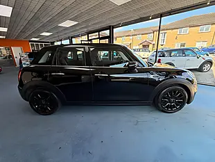 Used 2019 MINI Hatch Cooper Classic Black - Interior and Exterior details 2