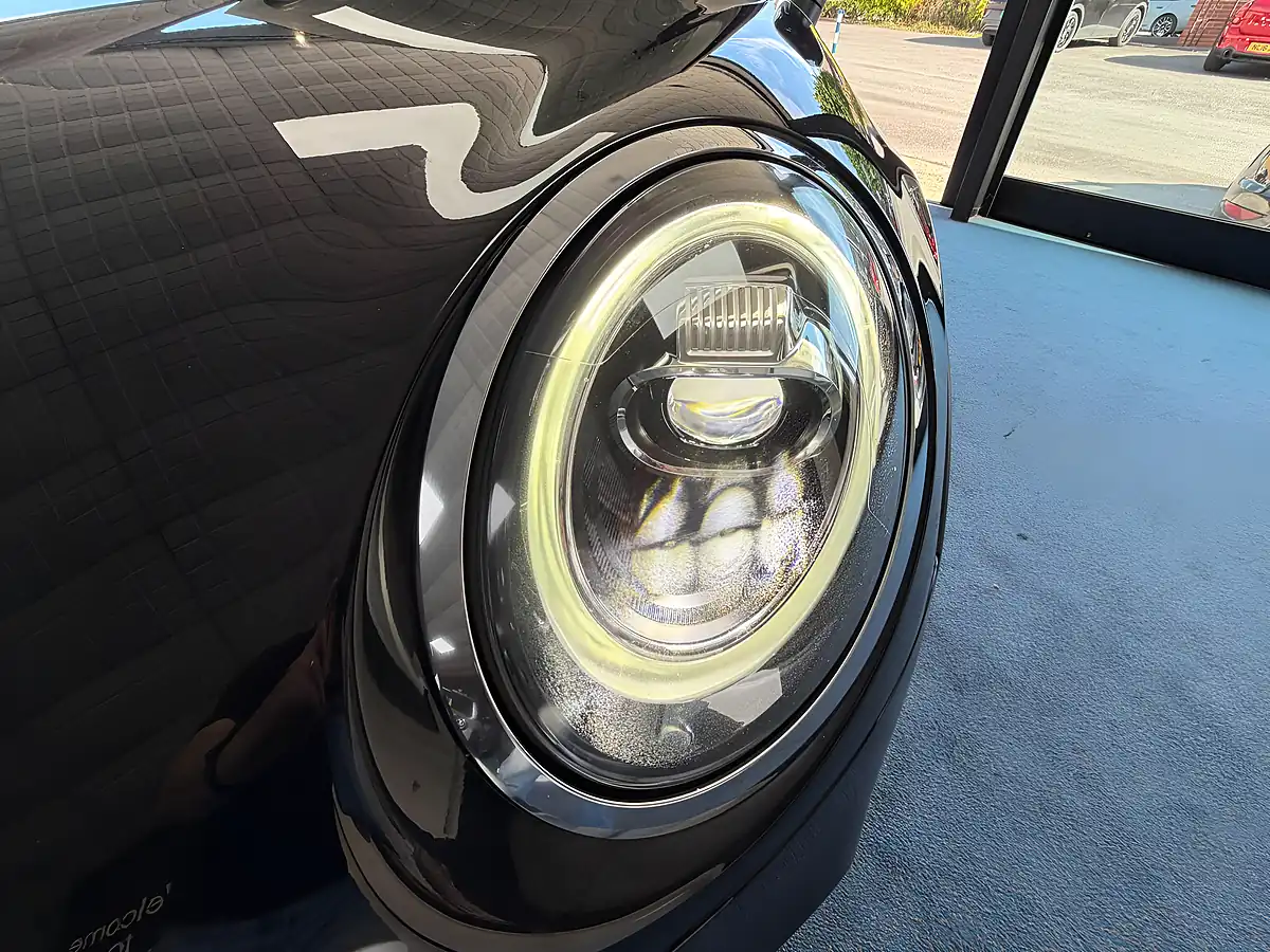 Used 2019 MINI Hatch Cooper Classic Black - Interior and Exterior details 6