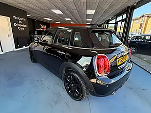 Used 2019 MINI Hatch Cooper Classic Black - Interior and Exterior details 9