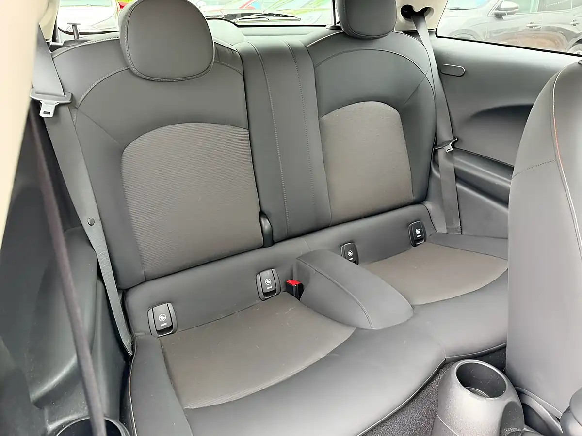 Used 2019 MINI Hatch Cooper Classic Black - Interior and Exterior details 4