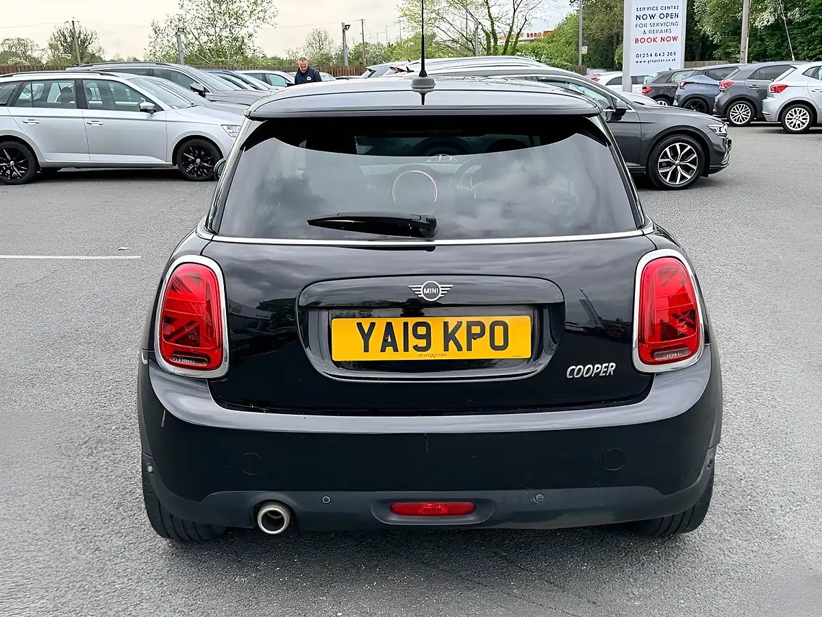 Used 2019 MINI Hatch Cooper Classic Black - Interior and Exterior details 5