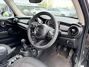 Used 2019 MINI Hatch Cooper Classic Black - Interior and Exterior details 7