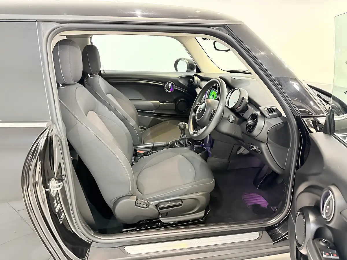 Used 2019 MINI Hatch Cooper Classic Black - Interior and Exterior details 14