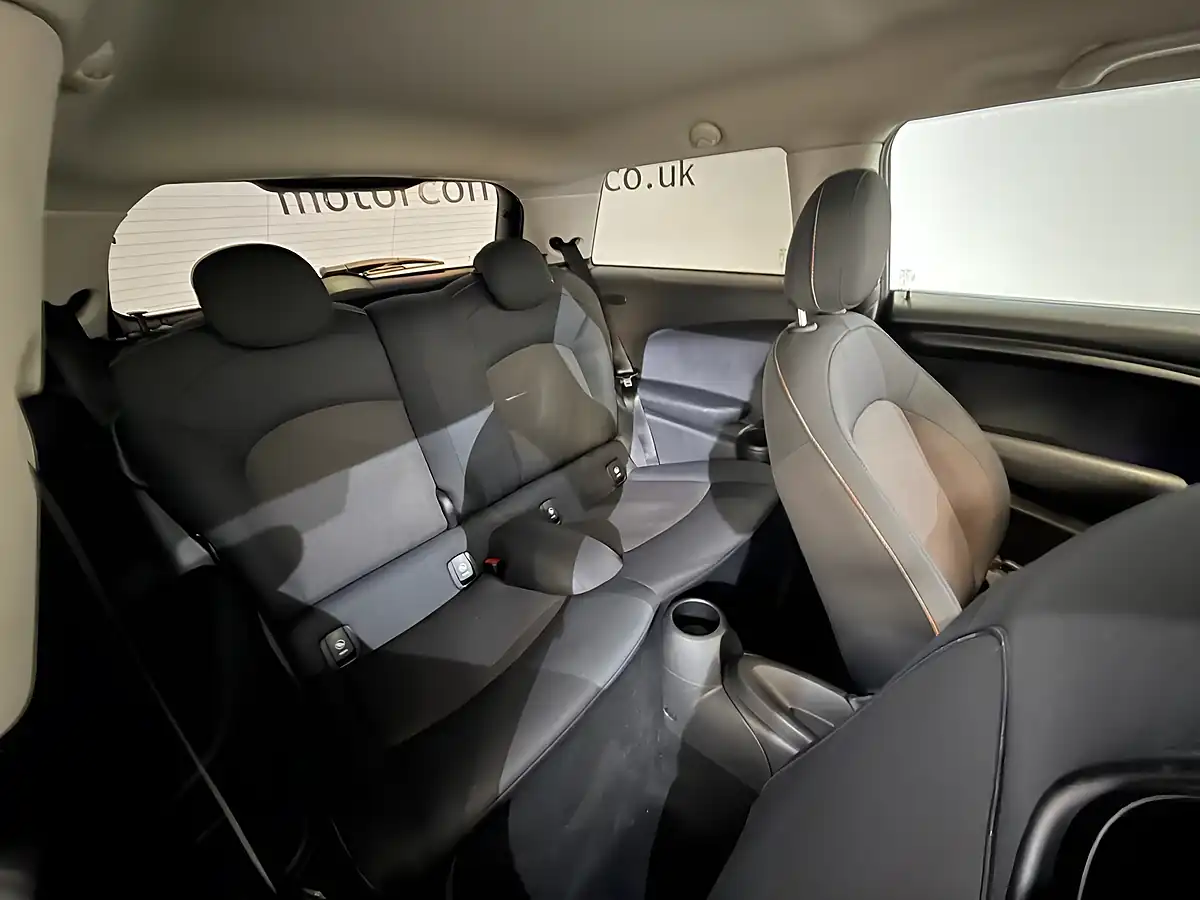 Used 2019 MINI Hatch Cooper Classic Black - Interior and Exterior details 16