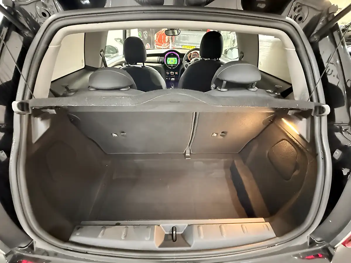 Used 2019 MINI Hatch Cooper Classic Black - Interior and Exterior details 19
