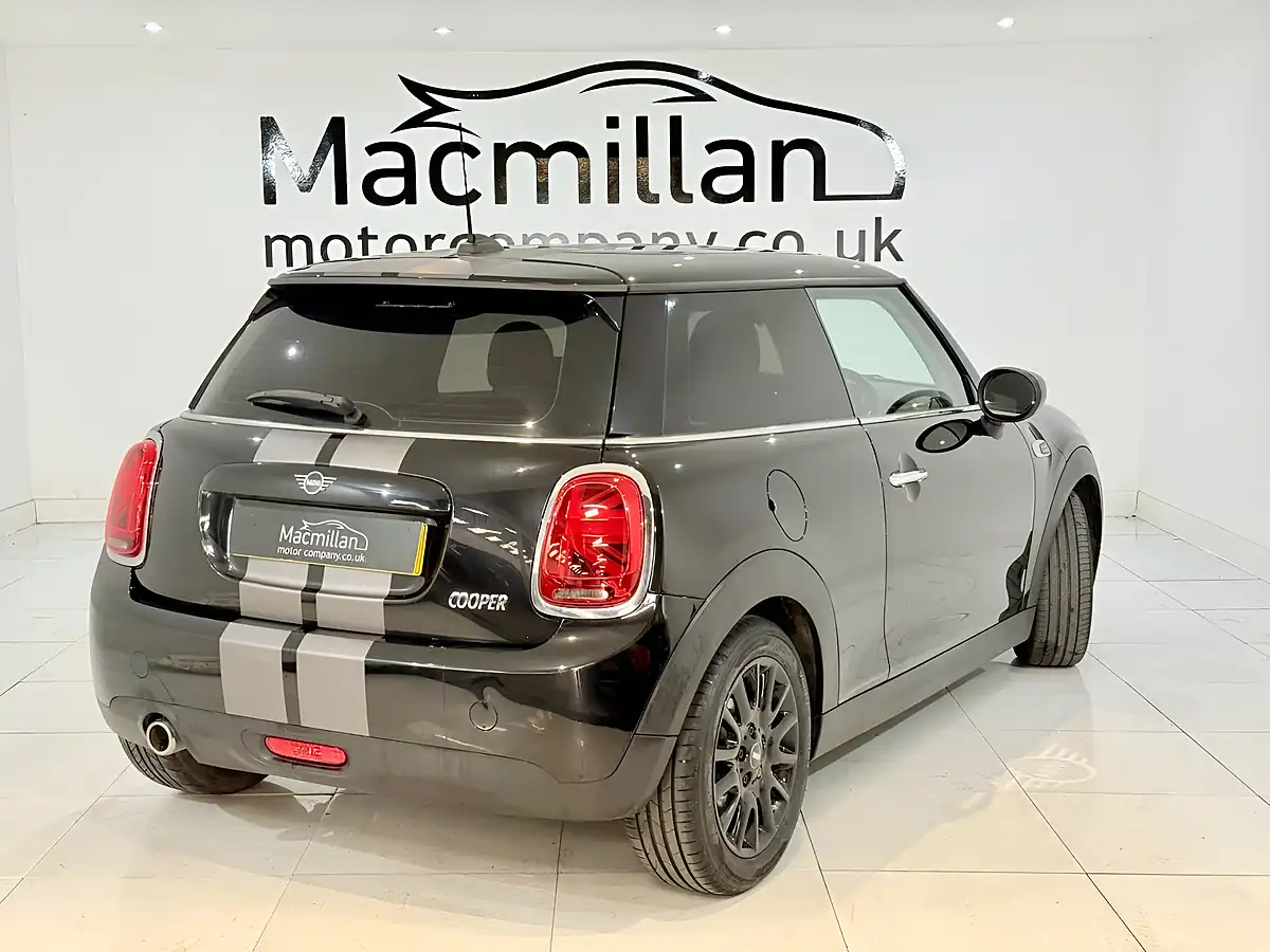Used 2019 MINI Hatch Cooper Classic Black - Interior and Exterior details 9