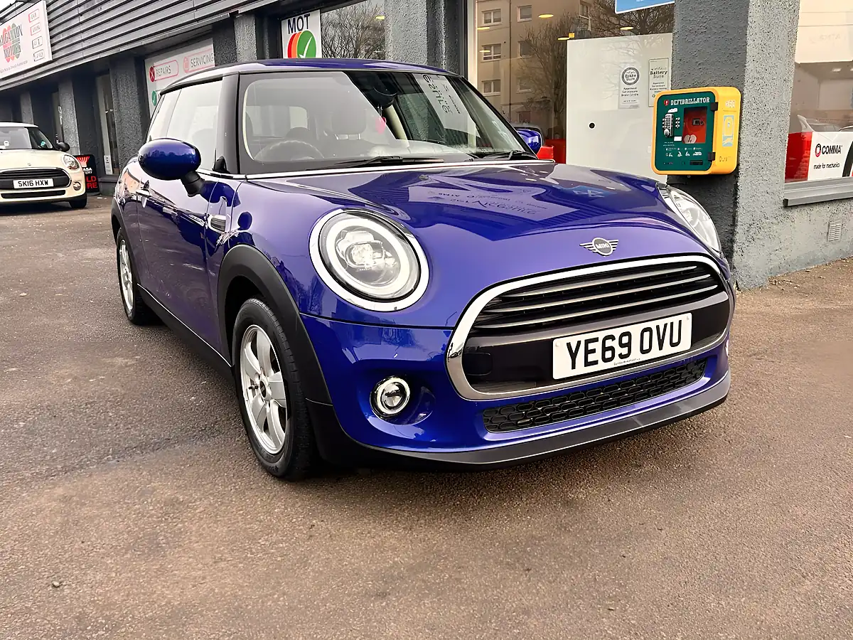 Used 2019 MINI Hatch Cooper Classic Blue - Front View