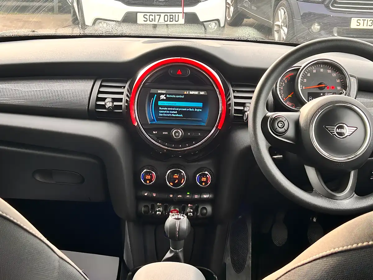 Used 2019 MINI Hatch Cooper Classic Blue - Interior and Exterior details 13