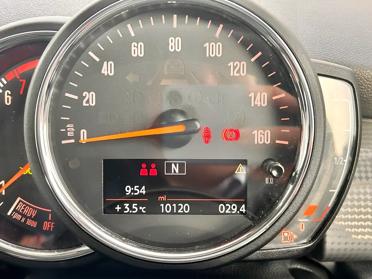 Used 2019 MINI Hatch Cooper Classic Blue - Interior and Exterior details 18
