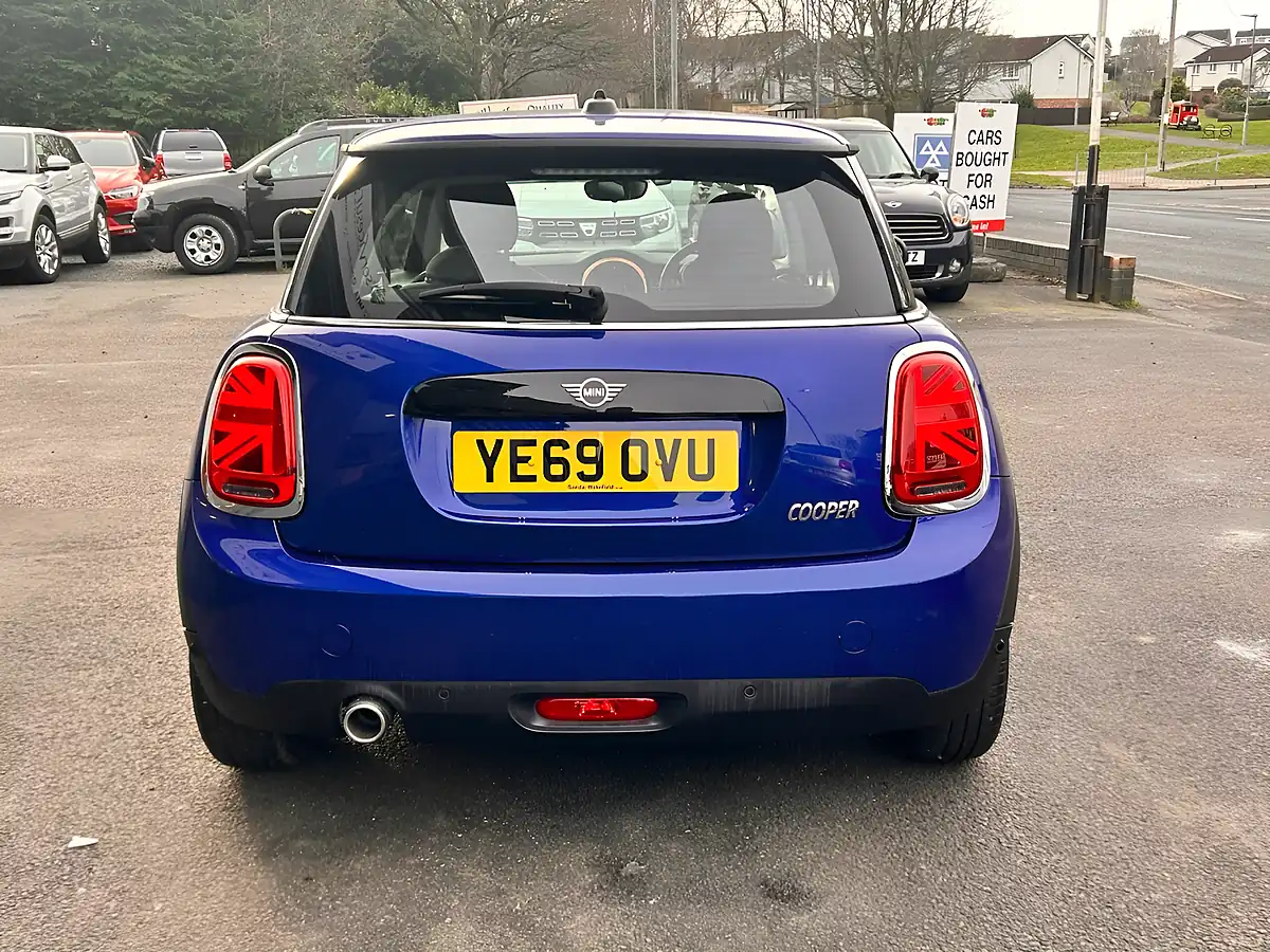 Used 2019 MINI Hatch Cooper Classic Blue - Interior and Exterior details 5