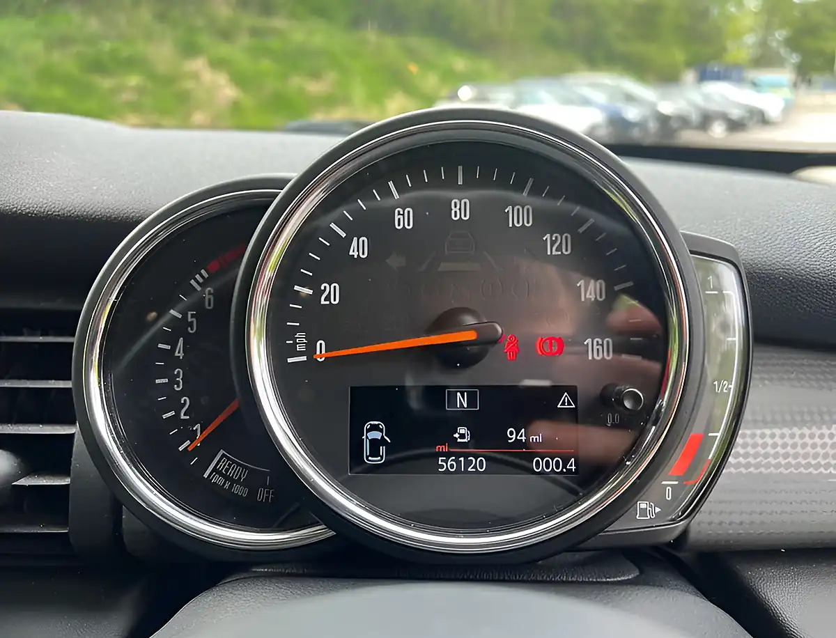 Used 2019 MINI Hatch Cooper Classic Midnight Black - Interior and Exterior details 11