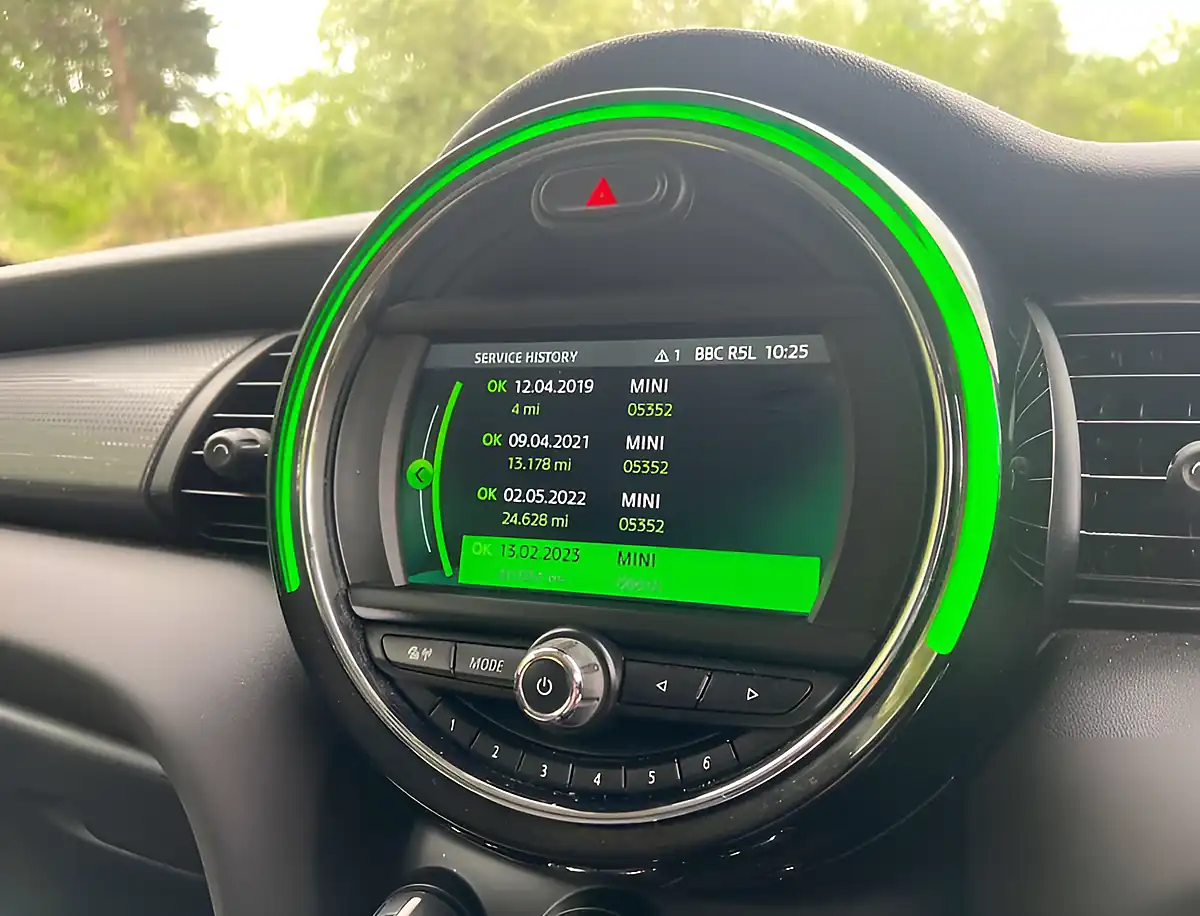 Used 2019 MINI Hatch Cooper Classic Midnight Black - Interior and Exterior details 15