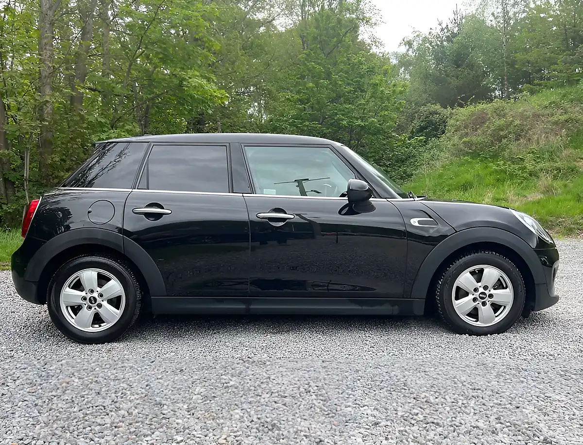 Used 2019 MINI Hatch Cooper Classic Midnight Black - Interior and Exterior details 2