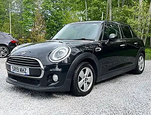 Used 2019 MINI Hatch Cooper Classic Midnight Black - Interior and Exterior details 6