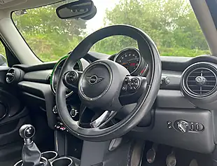 Used 2019 MINI Hatch Cooper Classic Midnight Black - Interior and Exterior details 8