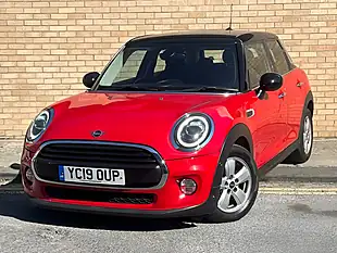 Used 2019 MINI Hatch Cooper Classic Red - Interior and Exterior details 3