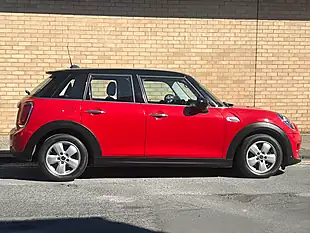 Used 2019 MINI Hatch Cooper Classic Red - Interior and Exterior details 5