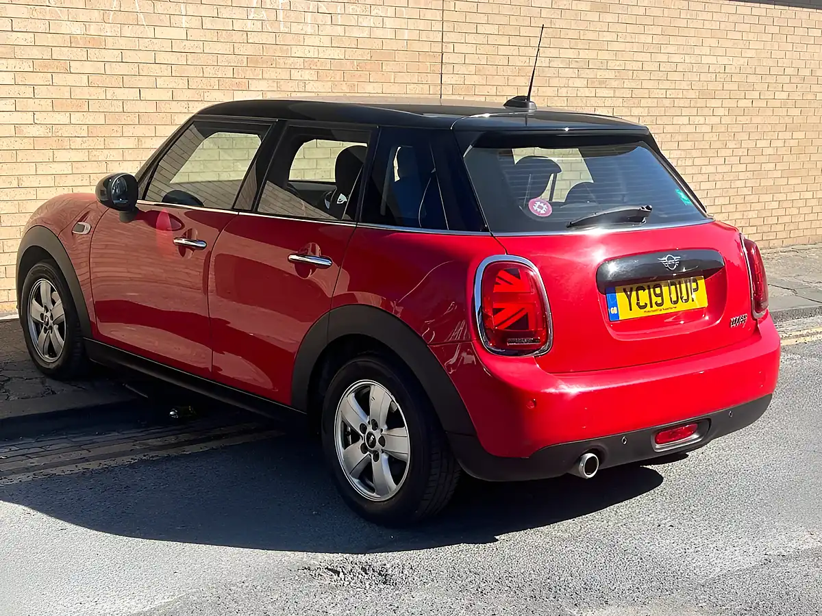 Used 2019 MINI Hatch Cooper Classic Red - Interior and Exterior details 8