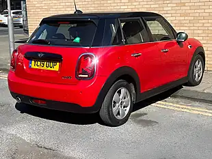 Used 2019 MINI Hatch Cooper Classic Red - Interior and Exterior details 9