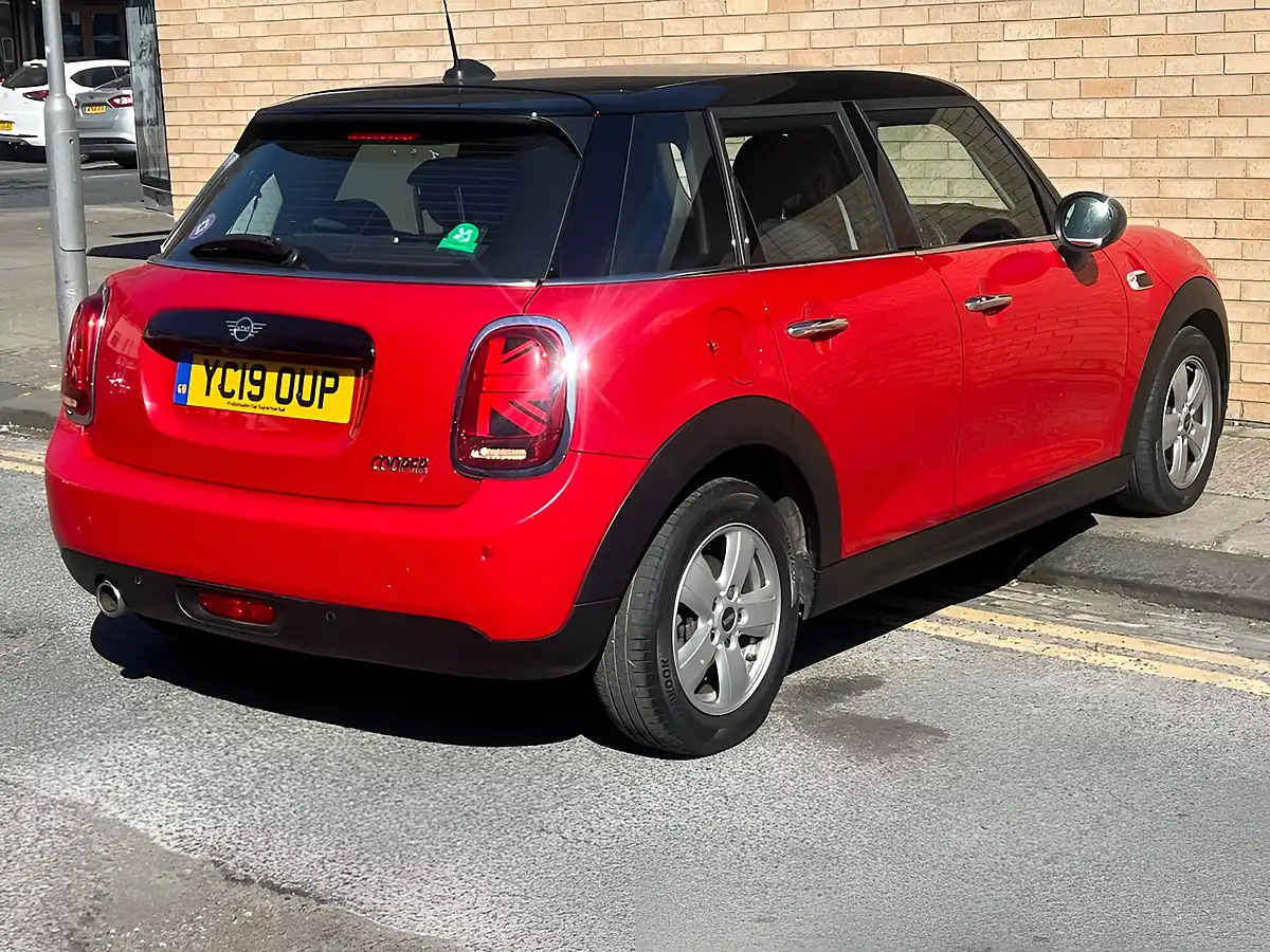 Used 2019 MINI Hatch Cooper Classic Red - Interior and Exterior details 9